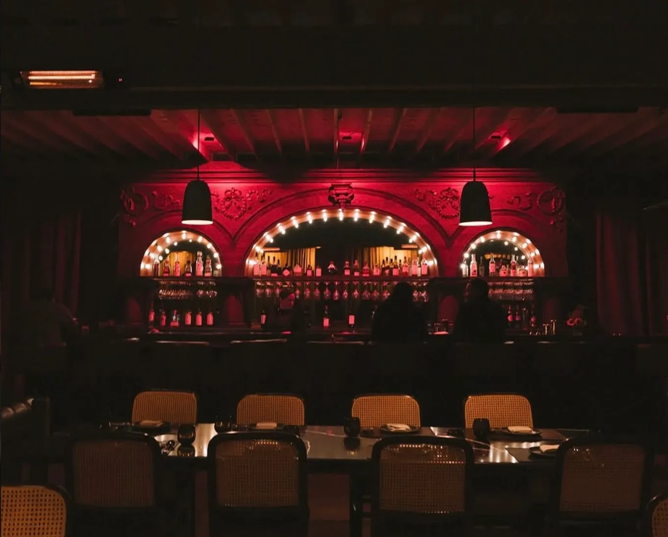 The red-lit bar at Pepe El Toro